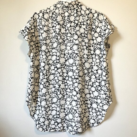 B&W Floral Country Girl Chiffon Flutter Sleeve Tie Hem Button Up Blouse - Picture 3 of 16